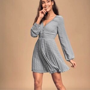 Lulu's Size Small Poetic Love dusty blue long sleeve pleated dress